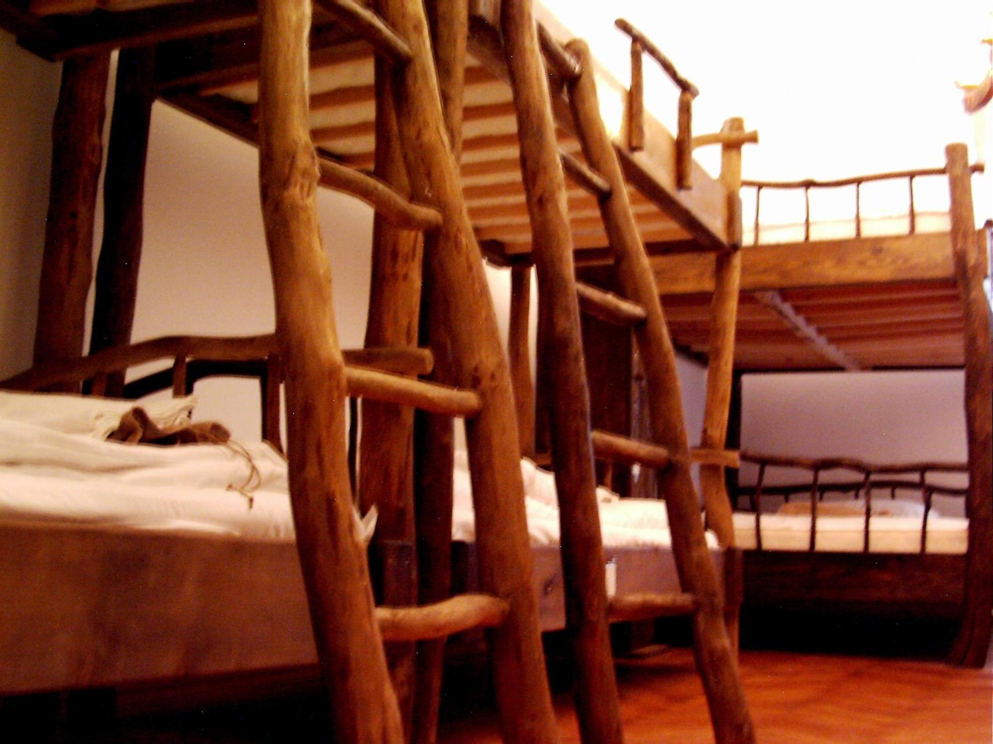 Ghostel - Medieval Hostel Lviv Eksteriør billede