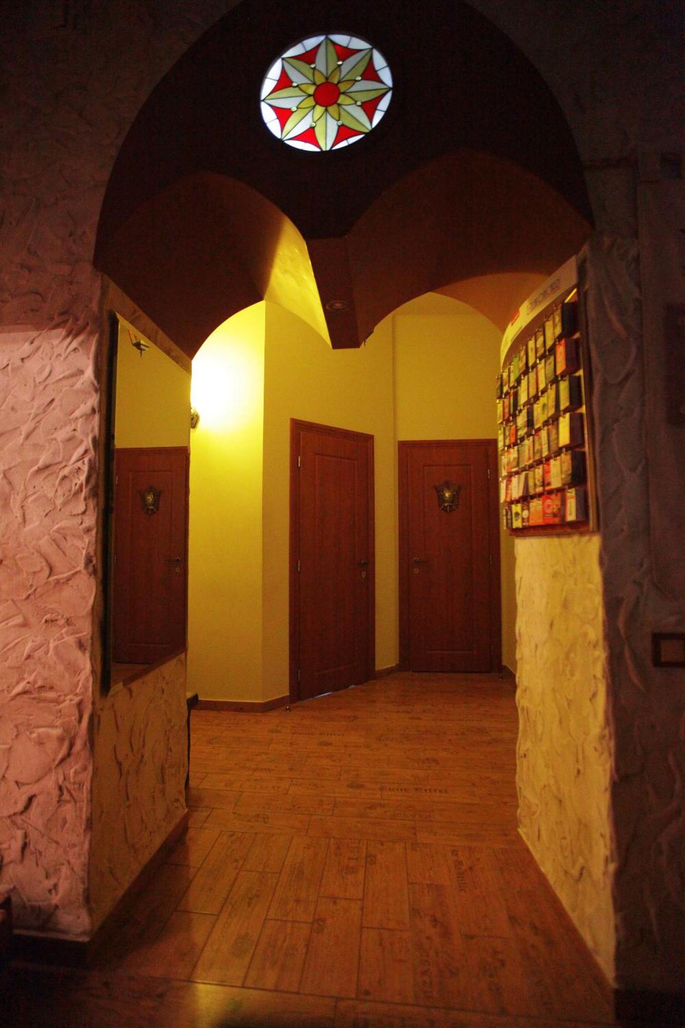 Ghostel - Medieval Hostel Lviv Eksteriør billede