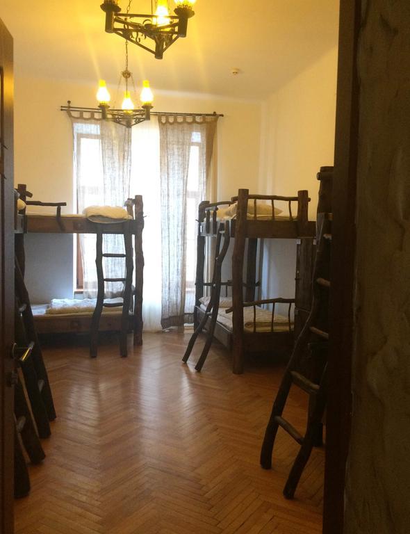 Ghostel - Medieval Hostel Lviv Eksteriør billede