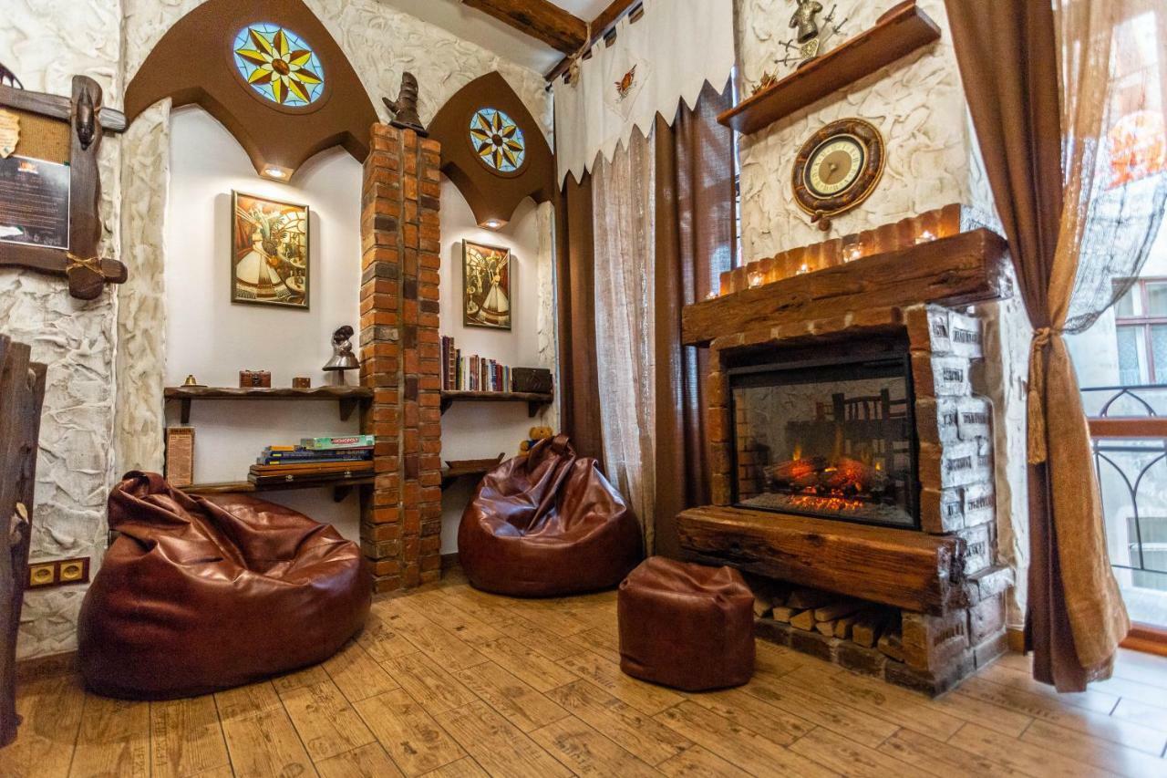Ghostel - Medieval Hostel Lviv Eksteriør billede
