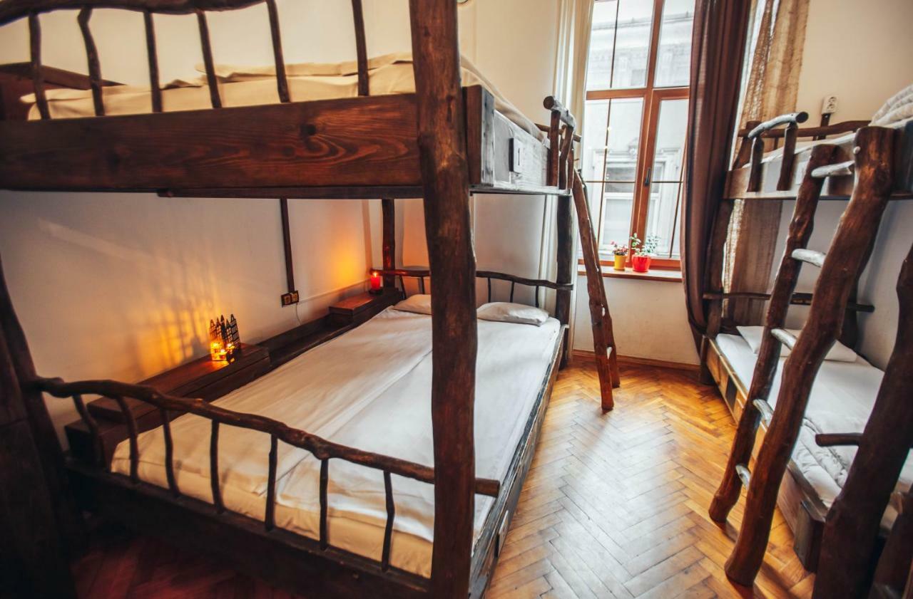 Ghostel - Medieval Hostel Lviv Eksteriør billede
