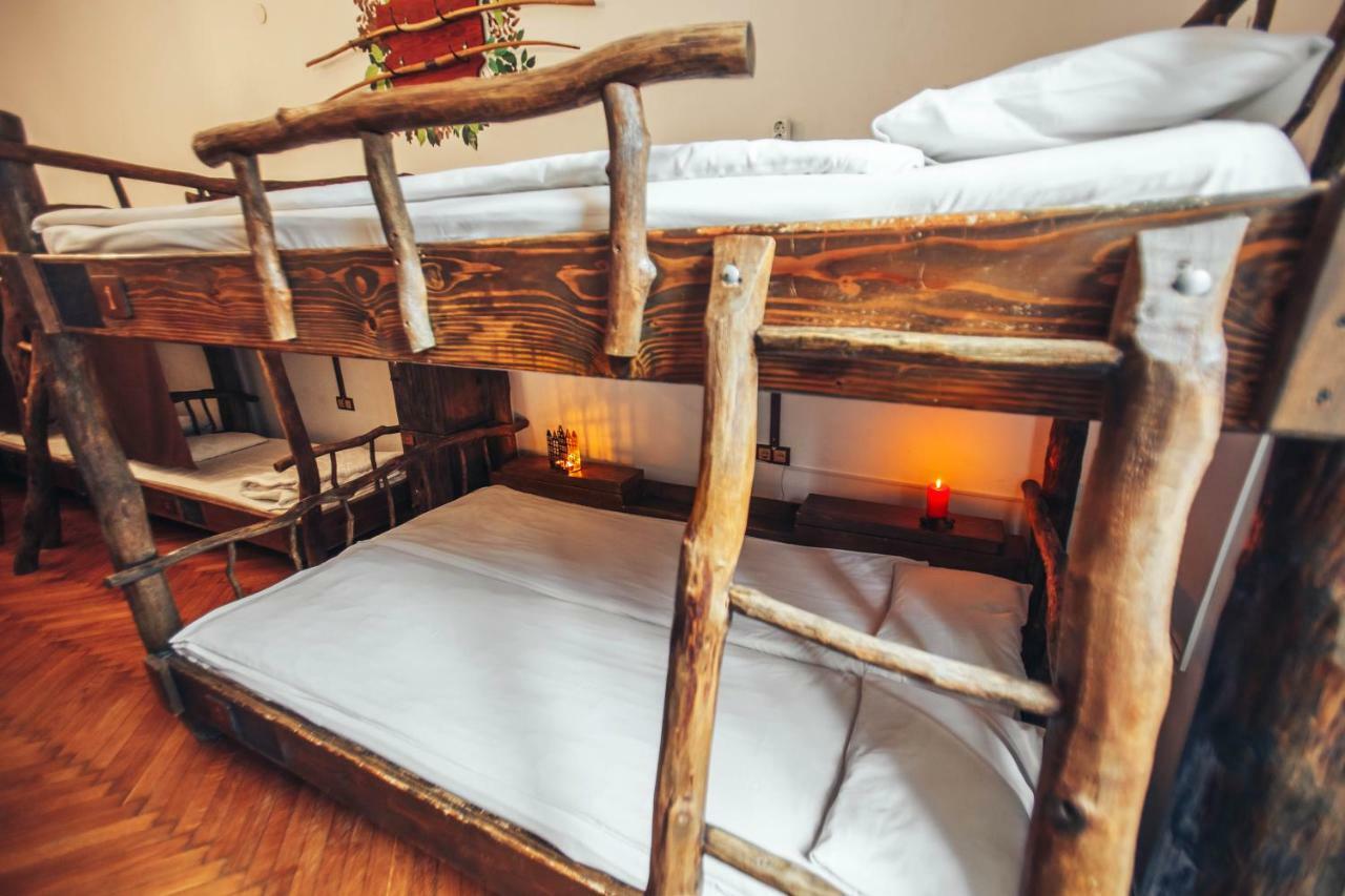 Ghostel - Medieval Hostel Lviv Eksteriør billede