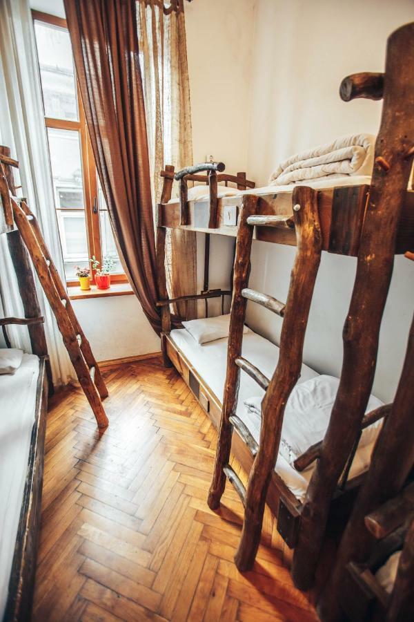 Ghostel - Medieval Hostel Lviv Eksteriør billede